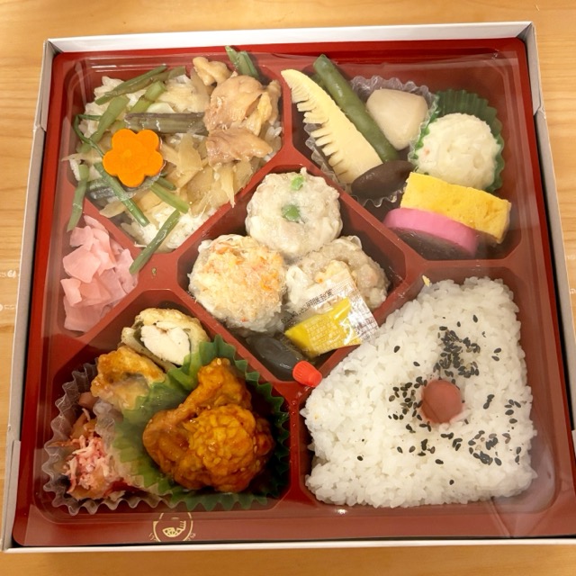 名古屋駅で購入したひのとり弁当