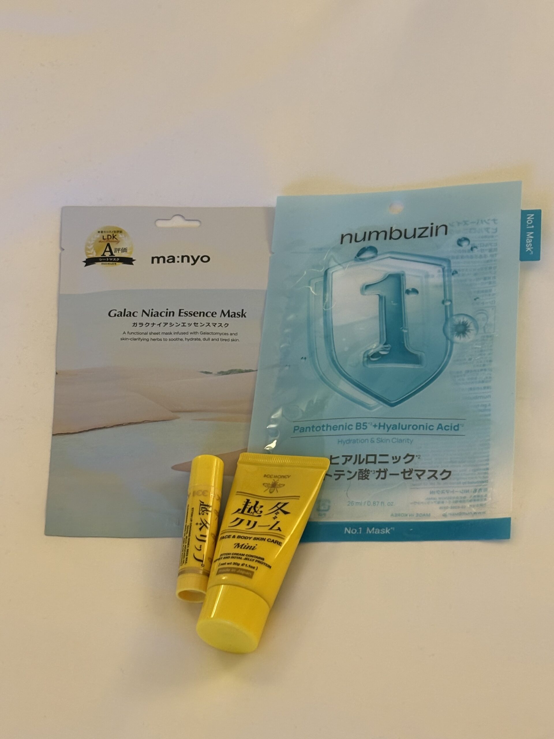 旅行中の乾燥対策に持っていったシートマスクと越冬クリーム